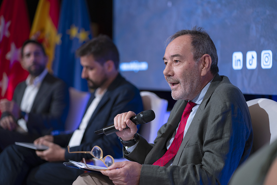 Santiago Yerga. Nómadas digitales.