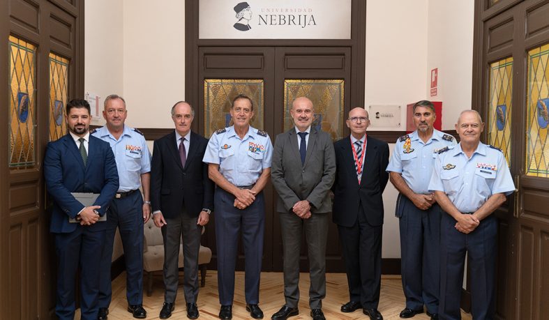 Nebrija y el Ejército del Aire impulsan un máster en administración económica y logística aeroespacial