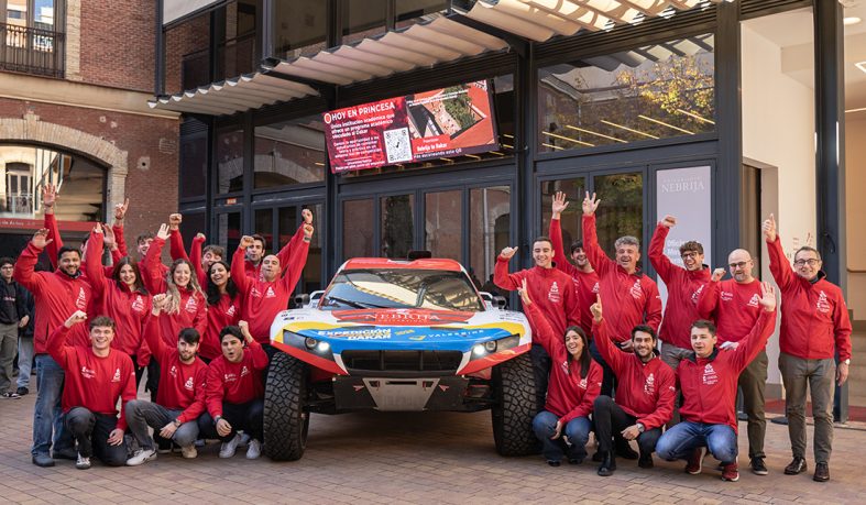 La Universidad Nebrija regresa al Dakar 2026 junto al piloto Pedro Peñate