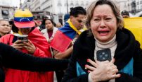 Venezuela. Mujer emocionada. RTVE