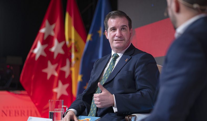 El “acuerdo familiar digital” la propuesta de Fernando de Mairata para la ciberseguridad en el hogar 