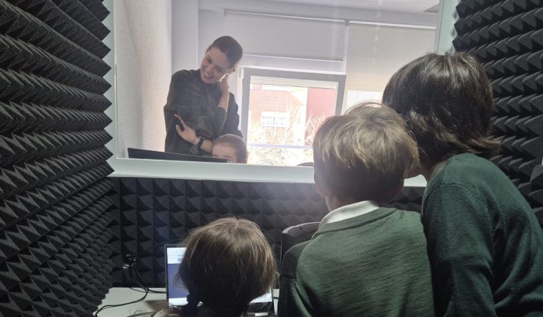 La Feria Infantil de la Ciencia enseña de forma lúdica los procesos cognitivos