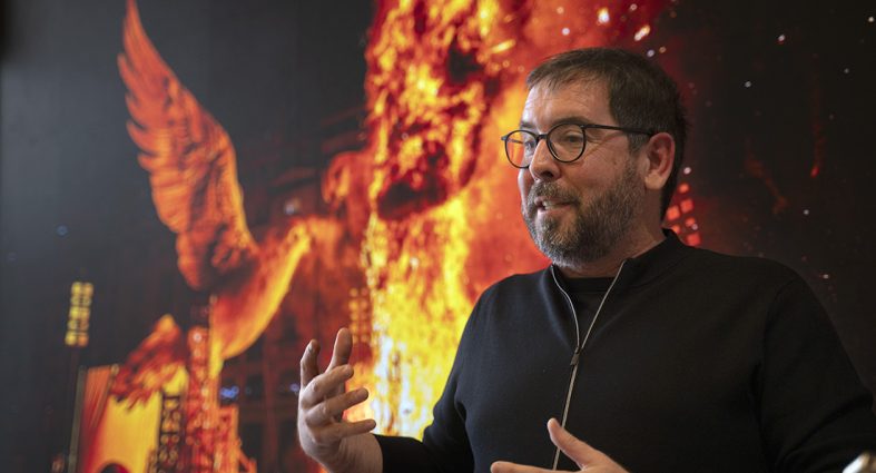 Miguel Arraiz o las emociones de las arquitecturas efímeras que terminan pasto de las llamas