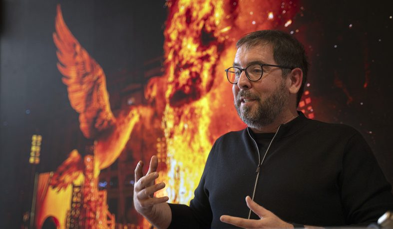 Miguel Arraiz o las emociones de las arquitecturas efímeras que terminan pasto de las llamas