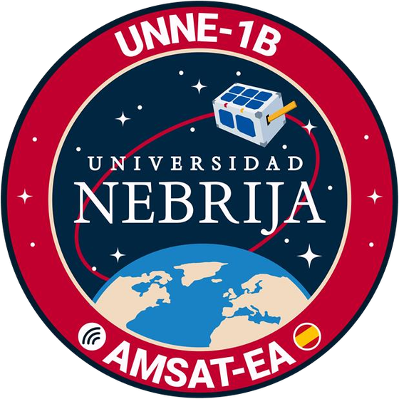Parche oficial de la misión UNNE-1B: Antonio de Nebrija mirando al satélite sobre la península ibérica, AMSAT-EA
